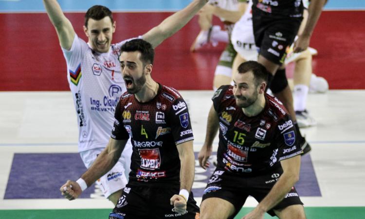 Semifinale scudetto, la Lube si mangia Trento in gara-3: è una Pasqua dolcissima (FOTO)