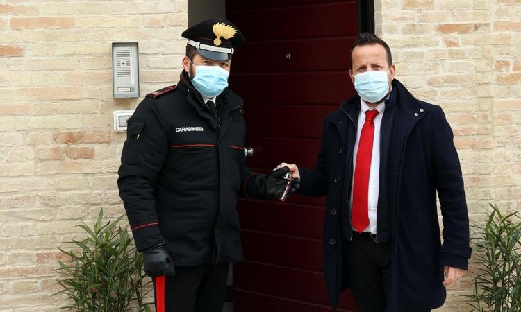 Pollenza, i carabinieri lasciano i container: consegnate le chiavi dei nuovi locali