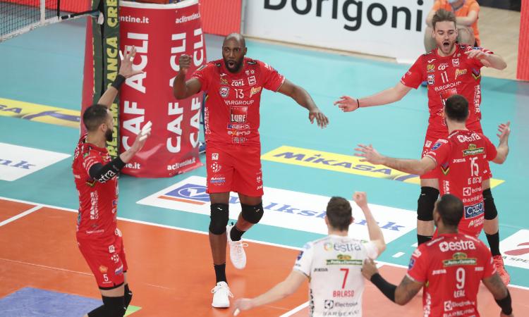 La Lube vola in finale, Trento si arrende: sarà ennesima sfida a Perugia per lo scudetto La Lube vola in finale, Trento si arrende: sarà ennesima sfida a Perugia per lo scudetto
