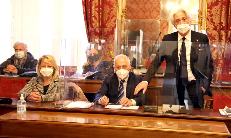 Macerata, Saltamartini stravolge il progetto sull'ospedale. Parcaroli: "Scordatevi la parola unico" Macerata, Saltamartini stravolge il progetto sull'ospedale. Parcaroli: "Scordatevi la parola unico"