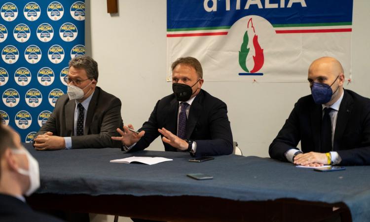 Fratelli d'Italia in pressing su Gelmini: "Perché non far ripartire attività all'aperto?"