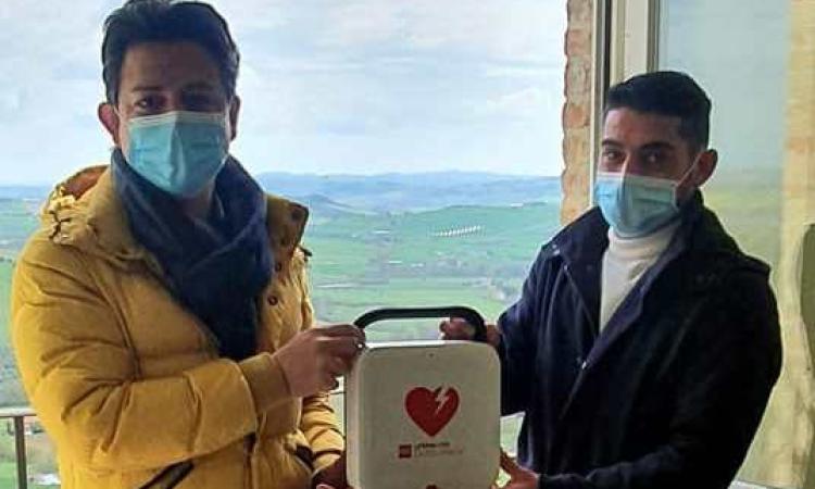 A Treia arriva il primo defibrillatore pubblico: "Sarà wi-fi e di semplice utilizzo" A Treia arriva il primo defibrillatore pubblico: "Sarà wi-fi e di semplice utilizzo"