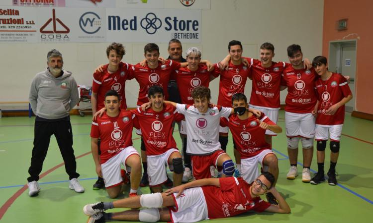 Volley, esordio vincente per i ragazzi dell'Iplex: vinto in 3 set il derby contro Macerata Rossa Volley, esordio vincente per i ragazzi dell'Iplex: vinto in 3 set il derby contro Macerata Rossa