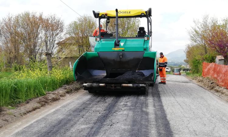 Nuovo asfalto per la provinciale “Serra di Appignano-Botontano”: lavori per 100mila euro