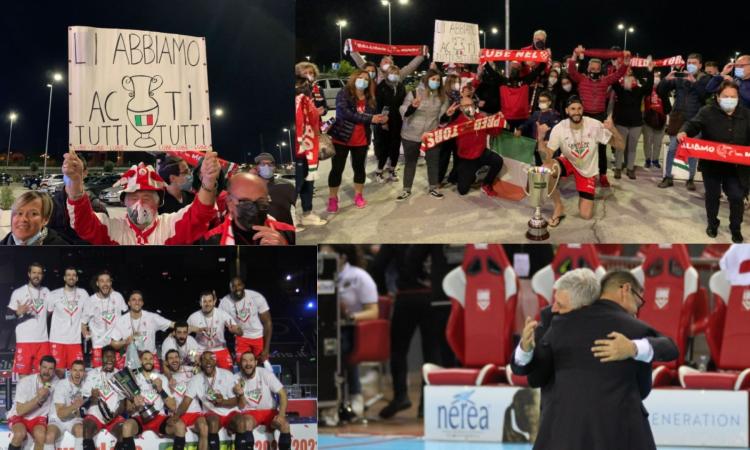 Lube, una festa scudetto diversa dal solito: "Vincere nel nostro dna". Juantorena porta la coppa ai tifosi (FOTO e VIDEO) Lube, una festa scudetto diversa dal solito: "Vincere nel nostro dna". Juantorena porta la coppa ai tifosi (FOTO e VIDEO)
