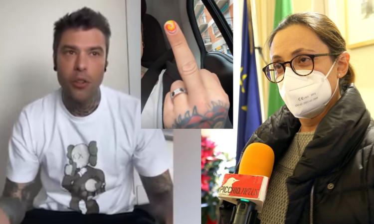Fedez replica all'assessore Laviano con il dito medio: "Un semplice smalto li manda in tilt" Fedez replica all'assessore Laviano con il dito medio: "Un semplice smalto li manda in tilt"
