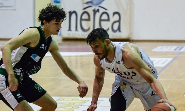 Basket, la Rossella Civitanova piega Padova: evitata la retrocessione diretta Basket, la Rossella Civitanova piega Padova: evitata la retrocessione diretta