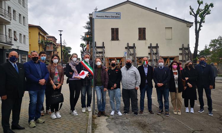 Tolentino, piazzale di viale Vittorio Veneto intitolato a Piero Ciarapica: svelata oggi la targa