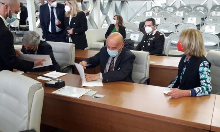 Protocollo Antimafia firmato per le Marche, l'ultimo atto di Sottani: "strumento per impedire l'usura" Protocollo Antimafia firmato per le Marche, l'ultimo atto di Sottani: "strumento per impedire l'usura"