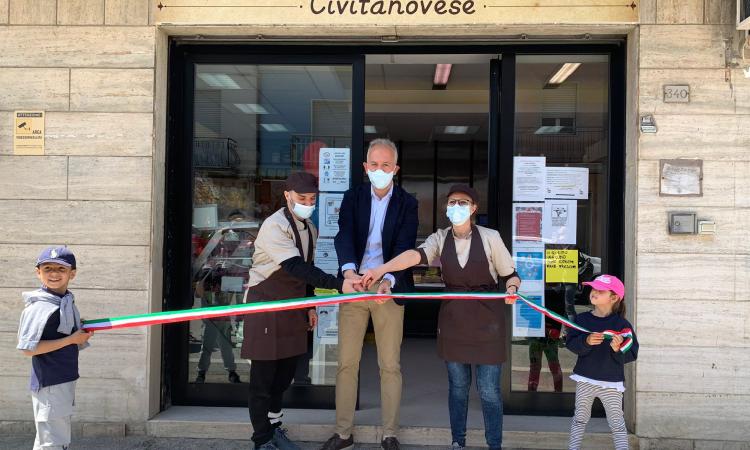 Civitanova, apre la "Bottega Civitanovese": prodotti di qualità a chilometro zero (FOTO)