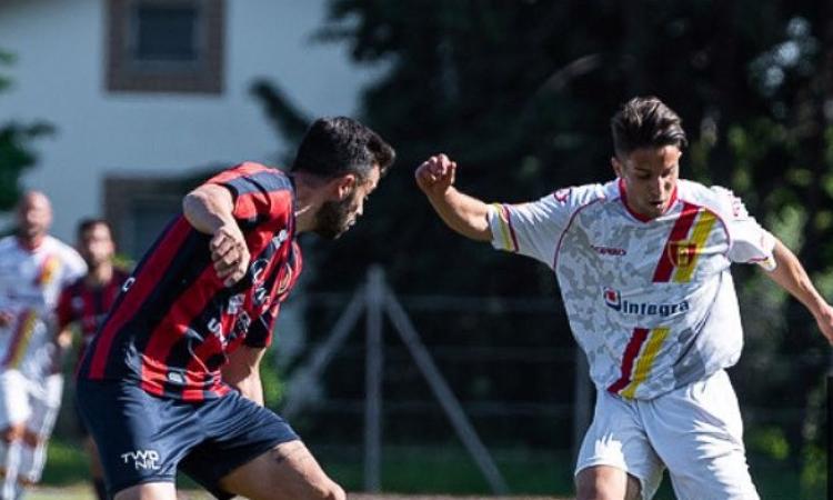 Serie D, la Recanatese ferma la capolista: al 'Tubaldi' finisce a reti inviolate Serie D, la Recanatese ferma la capolista: al 'Tubaldi' finisce a reti inviolate