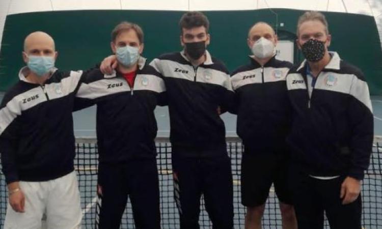 Cus Macerata, numeri in crescita nel tennis: esordio in D2 vincente per la squadra maschile