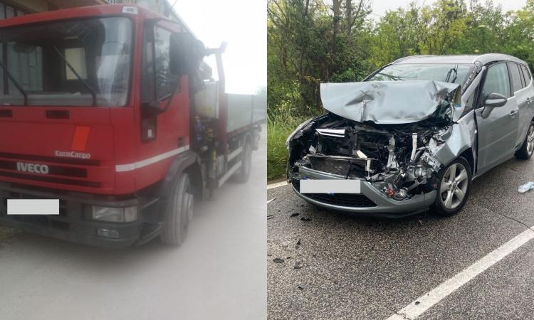 Treia, schianto tra autocarro e auto lungo la 'Cingolana': tanta paura ma nessun ferito