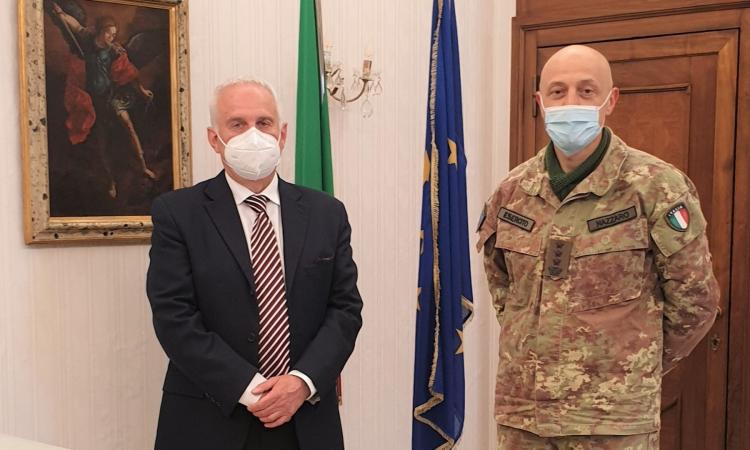 Macerata, il prefetto Ferdani riceve il neo-comandante dell'operazione "Strade Sicure" Macerata, il prefetto Ferdani riceve il neo-comandante dell'operazione "Strade Sicure"