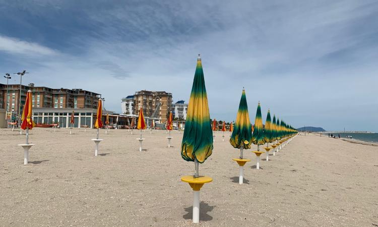 Civitanova, divieto di balneazione nei 400 metri di spiaggia a nord della foce del fiume Chienti