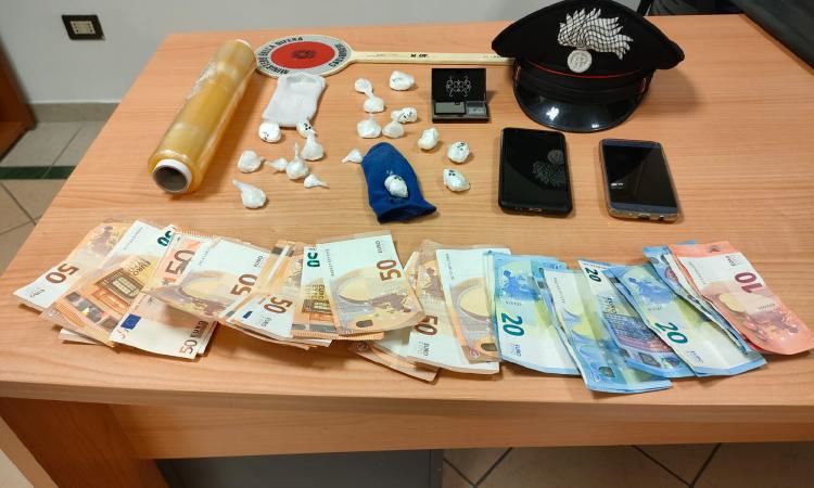 San Severino, dalla costa all'entroterra per spacciare cocaina: arrestato pusher 30enne