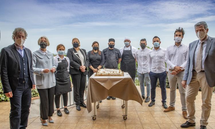 Recanati, nuova luce per l'hotel Palazzo Bello e lo Zibaldone restaurant: "Dove tutto è poesia" (FOTO) Recanati, nuova luce per l'hotel Palazzo Bello e lo Zibaldone restaurant: "Dove tutto è poesia" (FOTO)