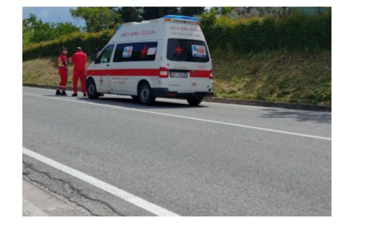 Treia - Frontale tra due auto, una si ribalta: feriti trasferiti al Pronto Soccorso Treia - Frontale tra due auto, una si ribalta: feriti trasferiti al Pronto Soccorso