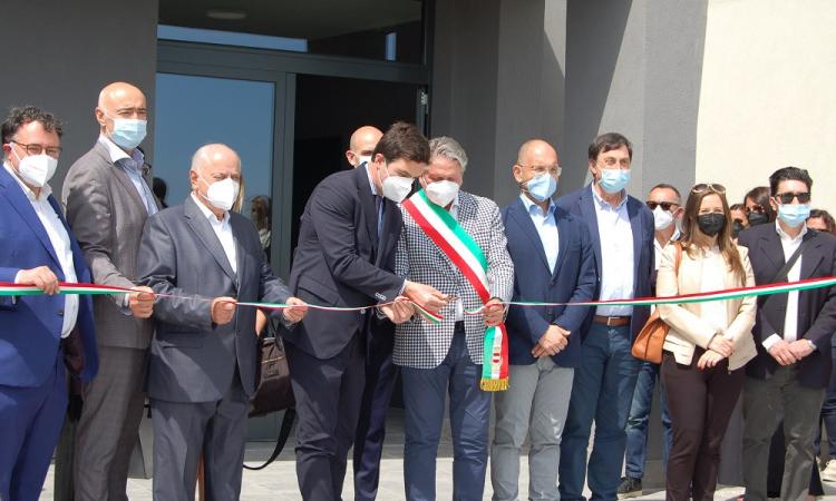 Tolentino, consegnati i 25 alloggi a 'Borgo Rancia':"Stimolo a fare di più, meglio e in fretta” Tolentino, consegnati i 25 alloggi a 'Borgo Rancia':"Stimolo a fare di più, meglio e in fretta”