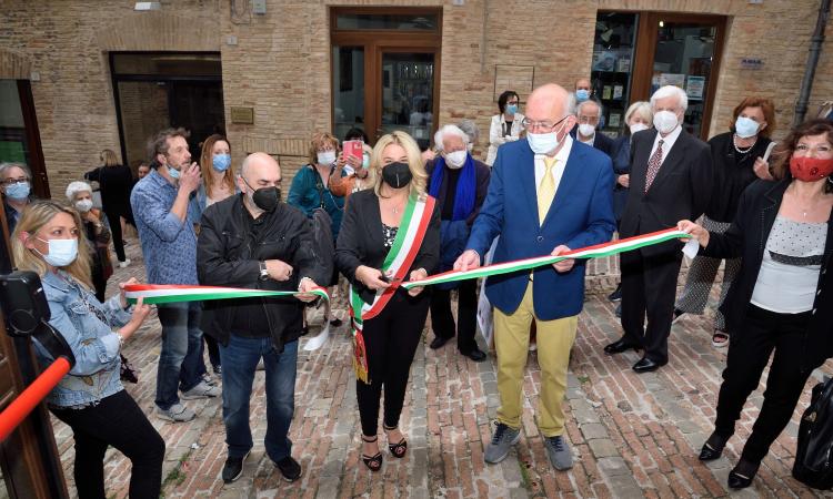 Macerata, oltre 60 artisti da tutte le Marche: agli Antichi Forni la mostra Il Segno d’inizio Macerata, oltre 60 artisti da tutte le Marche: agli Antichi Forni la mostra Il Segno d’inizio