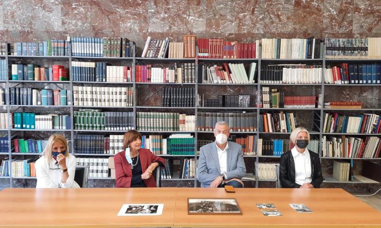 Recanati, donato alla biblioteca comunale il fondo librario e l'archivio Biancolini Recanati, donato alla biblioteca comunale il fondo librario e l'archivio Biancolini