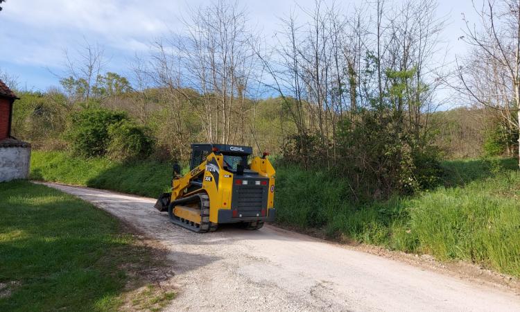 Camerino, al via i lavori stradali nelle frazioni di Portajano e Raggiano: interventi per 140 mila euro Camerino, al via i lavori stradali nelle frazioni di Portajano e Raggiano: interventi per 140 mila euro