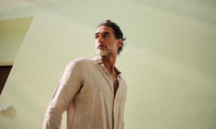 "L'onda che verrà": Sergio Múñiz in scena al Politeama di Tolentino "L'onda che verrà": Sergio Múñiz in scena al Politeama di Tolentino