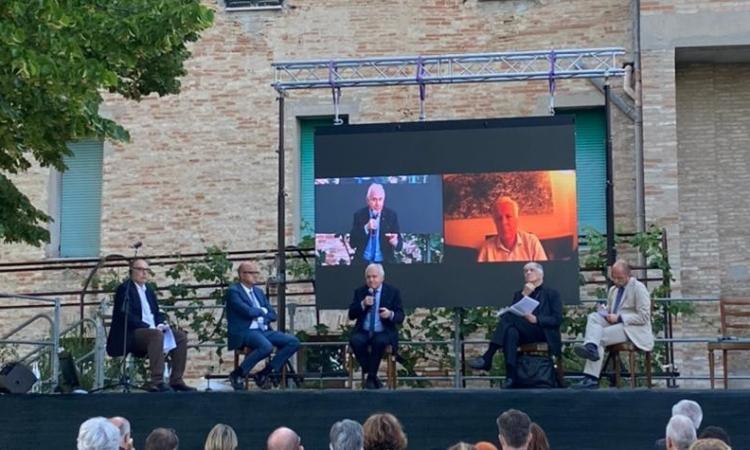 Recanati, l'imprenditore Enrico Loccioni si aggiudica il premio 'Giuseppe Guzzini' Recanati, l'imprenditore Enrico Loccioni si aggiudica il premio 'Giuseppe Guzzini'