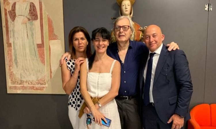Sgarbi in visita a Camerino: "L'Annunciazione di D'Antonio il più bel quadro delle Marche"