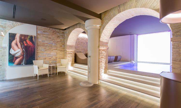 San Severino, Palazzo Gentili riapre le sue porte: un rifugio di benessere in pieno centro storico San Severino, Palazzo Gentili riapre le sue porte: un rifugio di benessere in pieno centro storico
