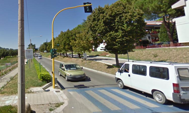 Tolentino, attraversamenti pedonali rialzati in via Nazionale: senso unico per posizionarli