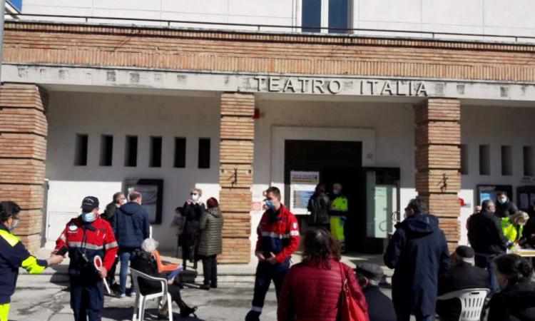 San Severino, chiuso il polo vaccinale di Sala Italia. La sindaca: "presto nuovo centro"