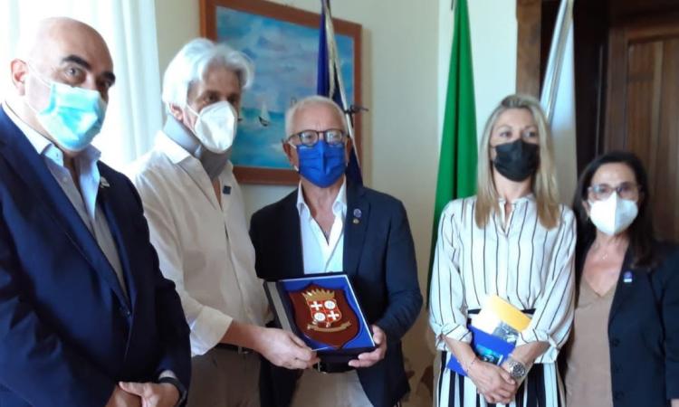 Macerata, il governatore del Rotary in visita ai rappresentanti delle istituzioni Macerata, il governatore del Rotary in visita ai rappresentanti delle istituzioni