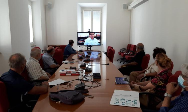 Regione, insediato il Comitato tecnico dei dialetti: sul piatto anche la creazione di una biblioteca Regione, insediato il Comitato tecnico dei dialetti: sul piatto anche la creazione di una biblioteca