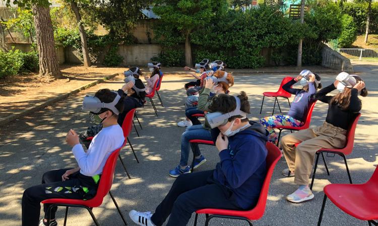 Civitanova, allo scoperta dello spazio con i visori: viaggi virtuali per i bimbi di tutti i quartieri