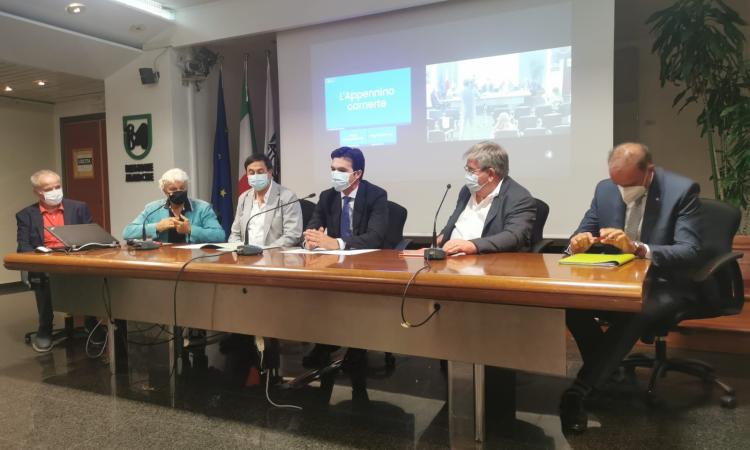Castelraimondo, parterre de roi per "Marche in Vetrina": da Riccardo Scamarcio a Massimo Giletti Castelraimondo, parterre de roi per "Marche in Vetrina": da Riccardo Scamarcio a Massimo Giletti