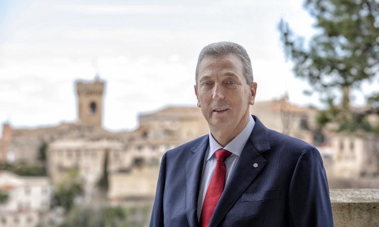 Recanati, aperto un centro per le vaccinazioni. Il sindaco: "risposte concrete ai cittadini" Recanati, aperto un centro per le vaccinazioni. Il sindaco: "risposte concrete ai cittadini"