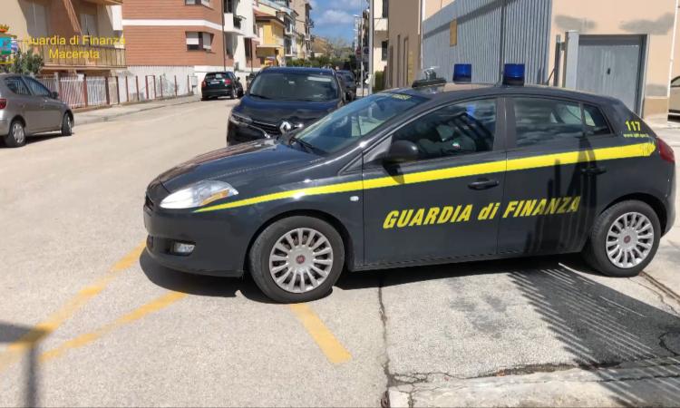 Porto Recanati, abbattuti i mini-appartamenti abusivi: ristoratore patteggia la pena Porto Recanati, abbattuti i mini-appartamenti abusivi: ristoratore patteggia la pena