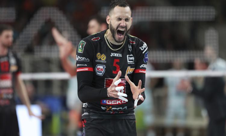 Capitan Juantorena alla Lube per un'altra stagione: "Vogliamo ancora vincere" Capitan Juantorena alla Lube per un'altra stagione: "Vogliamo ancora vincere"
