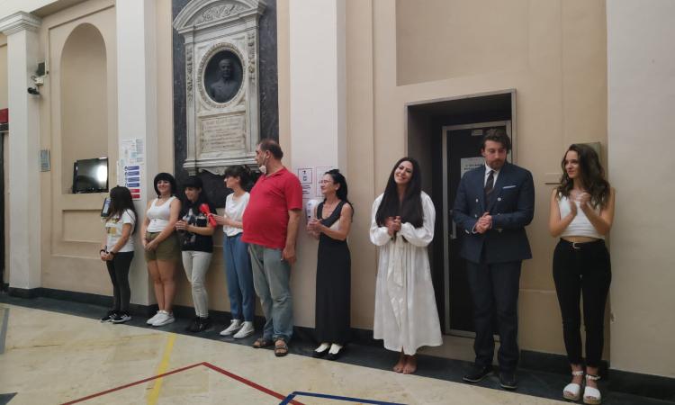 Sulle tracce della Callas a Palazzo Ugolini: grandi emozioni per lo spettacolo degli studenti UniMc Sulle tracce della Callas a Palazzo Ugolini: grandi emozioni per lo spettacolo degli studenti UniMc