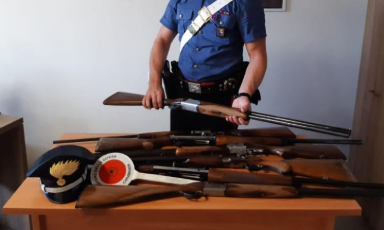 Pollenza - Eredita sette fucili da caccia dal padre, ma non lo dichiara: denuncia per un 48enne Pollenza - Eredita sette fucili da caccia dal padre, ma non lo dichiara: denuncia per un 48enne