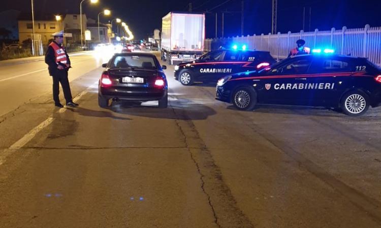 Porto Recanati, troppo ubriaco per guidare: fa un incidente e poi viene fermato dai carabinieri