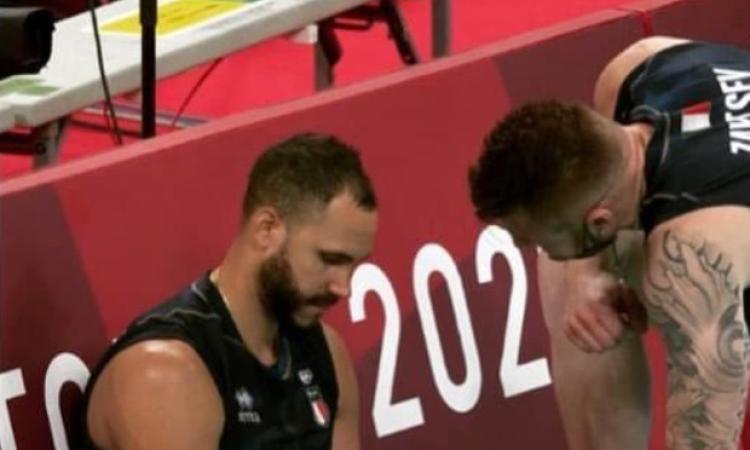 L'Italvolley cade contro l'Argentina, Juantorena annuncia l'addio: "Non ce l'ho fatta, fa malissimo" L'Italvolley cade contro l'Argentina, Juantorena annuncia l'addio: "Non ce l'ho fatta, fa malissimo"