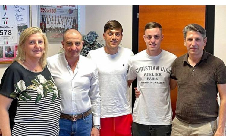 Ancona-Matelica attiva sul mercato: dalla Juventus arriva l’attaccante Ferdinando Del Sole Ancona-Matelica attiva sul mercato: dalla Juventus arriva l’attaccante Ferdinando Del Sole