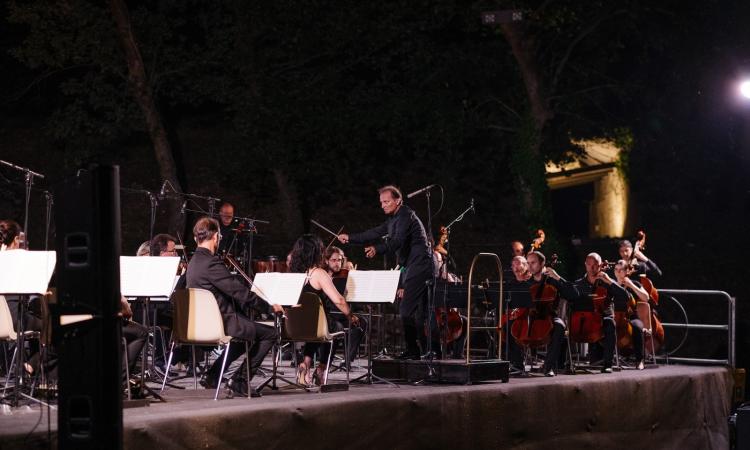 Form domani in concerto a Urbisaglia con dance! La musica che balla Form domani in concerto a Urbisaglia con dance! La musica che balla