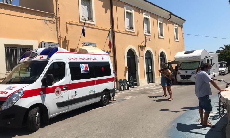 Vaccini, i camper fanno tappa lungo la costa: a Porto Recanati raggiunte le 200 somministrazioni