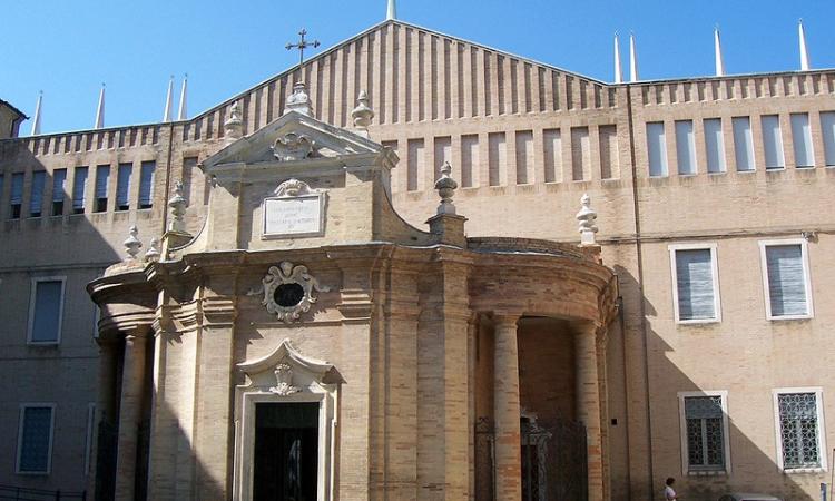 Macerata, terzo centenario dell'Incoronazione della Vergine Maria: la celebrazione con il vescovo Macerata, terzo centenario dell'Incoronazione della Vergine Maria: la celebrazione con il vescovo
