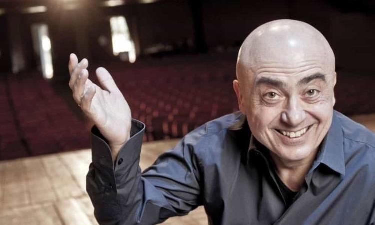 Paolo Cevoli one man show a Montelupone: un venerdì sera all'insegna delle risate