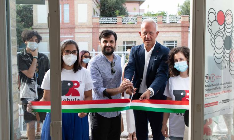 Civitanova, inaugurata la mostra "Graphic Boom": vincintrice l'opera di Chiara Fucà Civitanova, inaugurata la mostra "Graphic Boom": vincintrice l'opera di Chiara Fucà