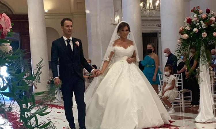 Camerino, una serenata prima delle nozze: fiori d'arancio per Ivan ed Eliana